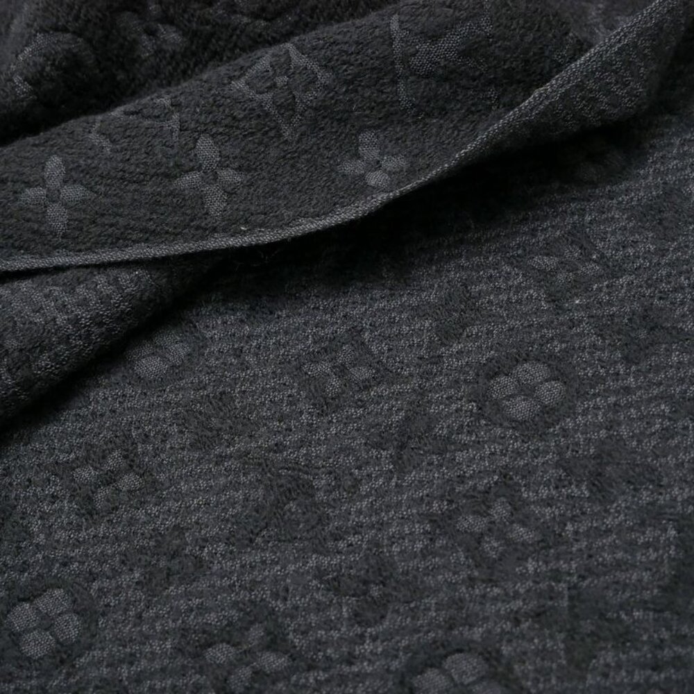 Louis Vuitton Monogram Classic Scarf Fringe Shawl - Picture 4 of 8